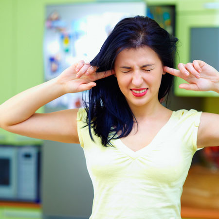 Сильно мушит